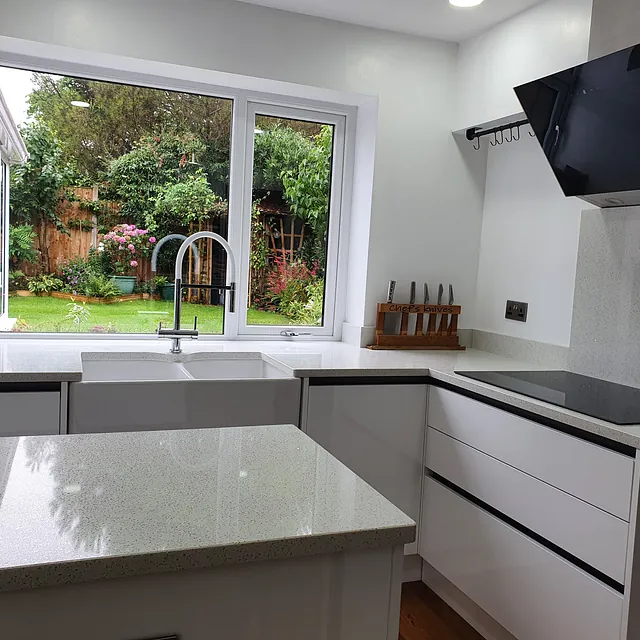 white glossy kitchen