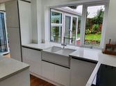 white glossy kitchen