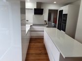 white glossy kitchen