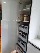 white glossy kitchen