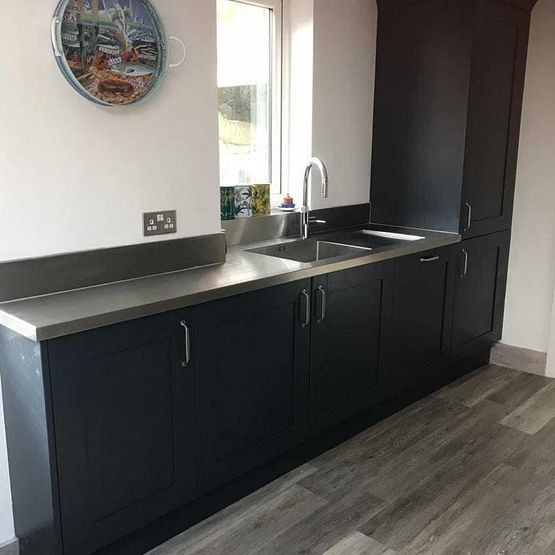 CAMBRIDGE INDIGO WITH STAINLESS STEEL WORKTOPS