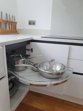 white glossy kitchen